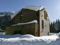 Des lignes contemporaines pour un chalet à ...