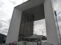 A La Défense, la Grande Arche troque son marbre ...