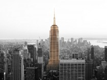 Une version en bois de l'Empire State Building