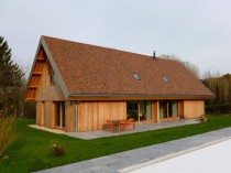 Une maison francilienne inspirée des granges de ...