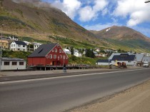 En Islande, on déplace un rocher pour&hellip; ...