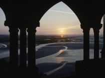 Le Mont-Saint-Michel restaure son cloître en ...