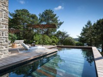 Une piscine à fond mobile pour une terrasse ...