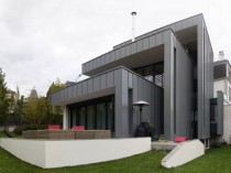 Maison neuve&#160;: trois blocs en zinc, trois ...