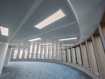 Des plafonds spécifiques pour une tour de bureaux