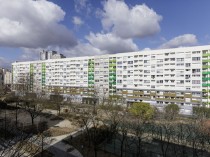 A Paris, une barre de logements sociaux ...