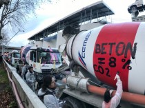 Paris&#160;: deux cimenteries bloquées par des ...