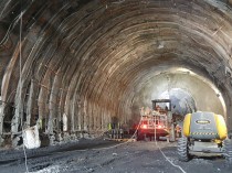 Sur le chantier du Lyon-Turin, des travaux à ...