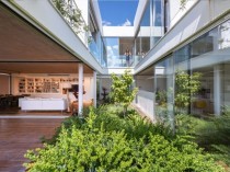 Une maison jardin, surprenante bulle de verdure en ...