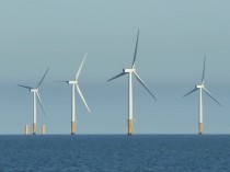 Au large de la Bretagne, un parc éolien flottant ...