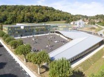 En Isère, un collège "innovant et durable" sort ...