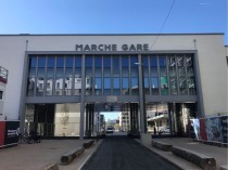 A Lyon, l'ancien bâtiment du marché de gros ...