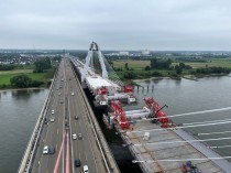 Un deuxième pont sur les rives allemandes du Rhin ...