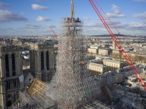 La flèche de Notre-Dame de Paris retrouve sa ...