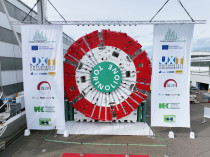 Le premier tunnelier de la partie italienne du ...