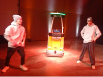 Dans les entrep&ocirc;ts, Still s'attaque &agrave; ...