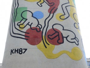 La tour parisienne décorée par Keith Haring a ...