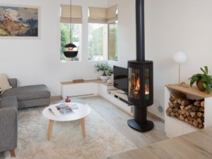 Une cuisine d&eacute;cloisonn&eacute;e illumine tout un pavillon