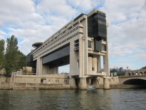 Relance : Bercy renf...