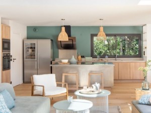 Lumi&egrave;re, espace et douceur de vivre pour cette ...