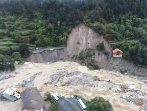 Crues dans les Alpes...