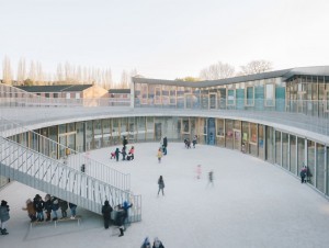 Dans la banlieue de Lille, un nouveau groupe scolaire participe au renouvellement urbain