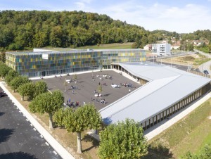 En Isère, un collège innovant et durable sort de terre