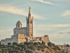 A Marseille, les architectes manifestent contre un contrat global pour rénover des écoles