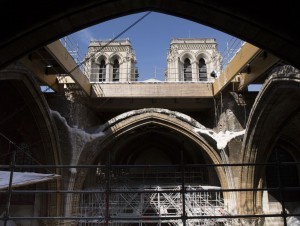 Notre-Dame de Paris : le Bâtiment appelé à se ...