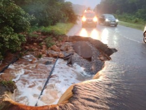 En Guyane, les inondations coupent une partie de la route nationale 1 