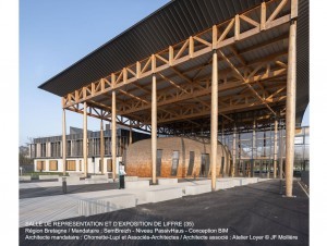 A Liffré, un galet de bois vient se poser à l'entrée du lycée Simone Veil