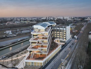 Irrigo, nouvel immeuble de bureaux sur les berges du canal de l'Ourcq