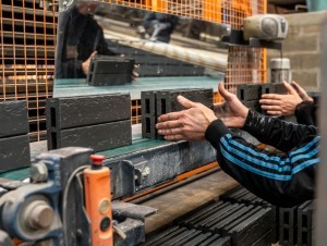 En Anjou, le briquetier Rairies Montrieux porte la tradition familiale et patrimoniale