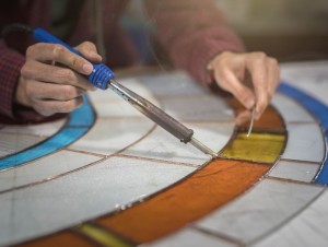 Les métiers du patrimoine sous la menace d'une interdiction du plomb