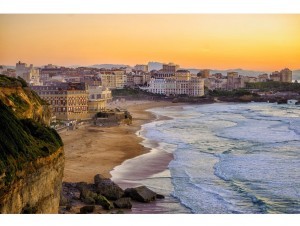 Plusieurs milliers de personnes dans la rue pour des logements accessibles au Pays basque