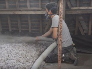 Ouate de cellulose : une vidéo rappelle les bonnes pratiques de soufflage