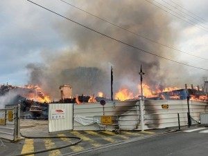 Une école en chantier, construite en biosourcés, frappée par un incendie