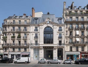 Au c'ur de Paris, un bâtiment se transforme pour accueillir une marque de luxe 