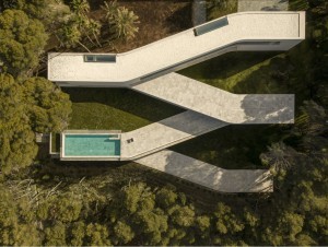 Une maison géométrique sur des hauteurs espagnoles