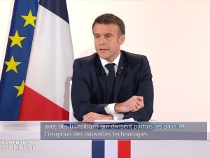 Emmanuel Macron promet des simplifications significatives pour le Logement