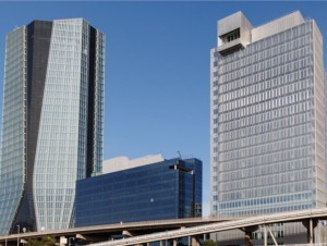 À Marseille, un nouveau gratte-ciel s'élance dans la skyline d'Euroméditerranée