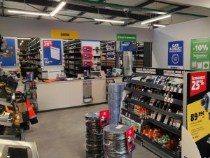 Screwfix affine son maillage territorial dans les ...