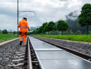 La SNCF envisage la solarisation des voies ferr&eacute;es