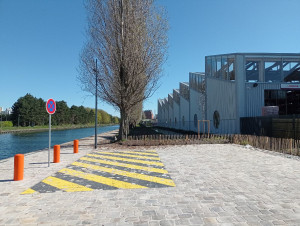 &Agrave; Bobigny, les enseignes Asturienne et Cedeo ...