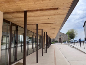 En Haute-Loire, le centre-bourg d'une petite ...