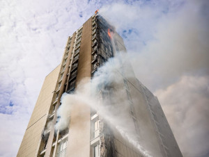 Incendie d'une tour d'habitation aux Ulis : les ...