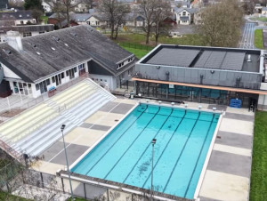 Dans l'Essonne, une piscine s'&eacute;quipe d'une ...