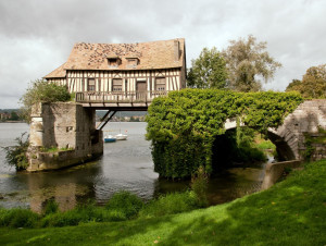 Normandie : quelle est l'histoire du Vieux Moulin ...