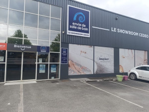 A Alen&ccedil;on, les enseignes Cedeo et Point.P ...