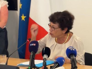 C'est dans l'actu : la ministre acc&eacute;l&egrave;re sur ...